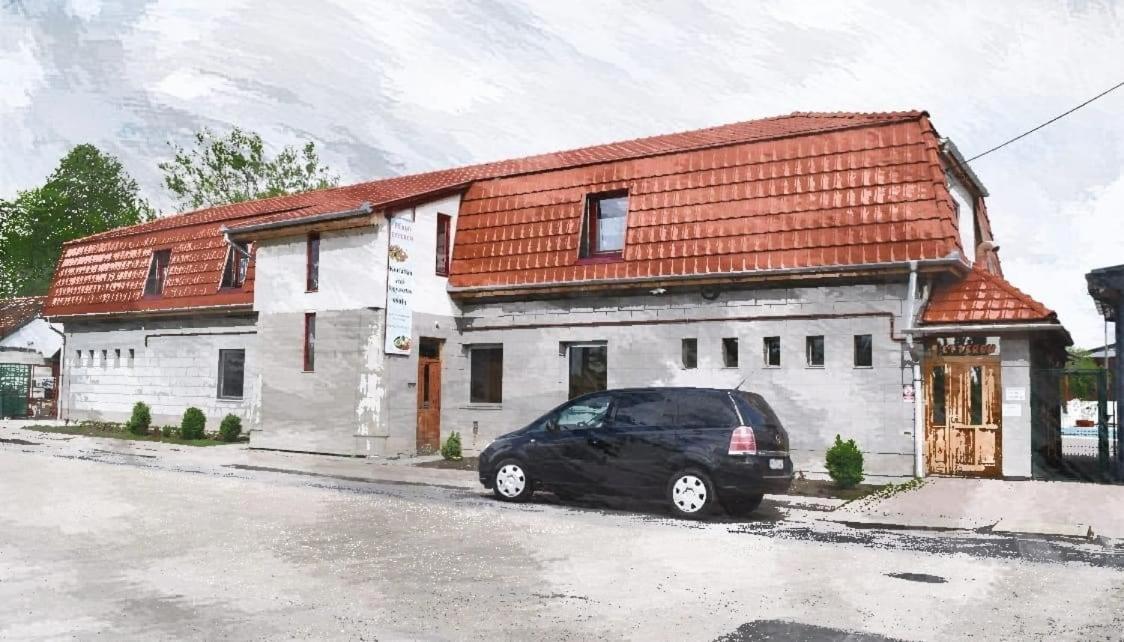 Fuerdo Panzio Bed and Breakfast Karcag Buitenkant foto
