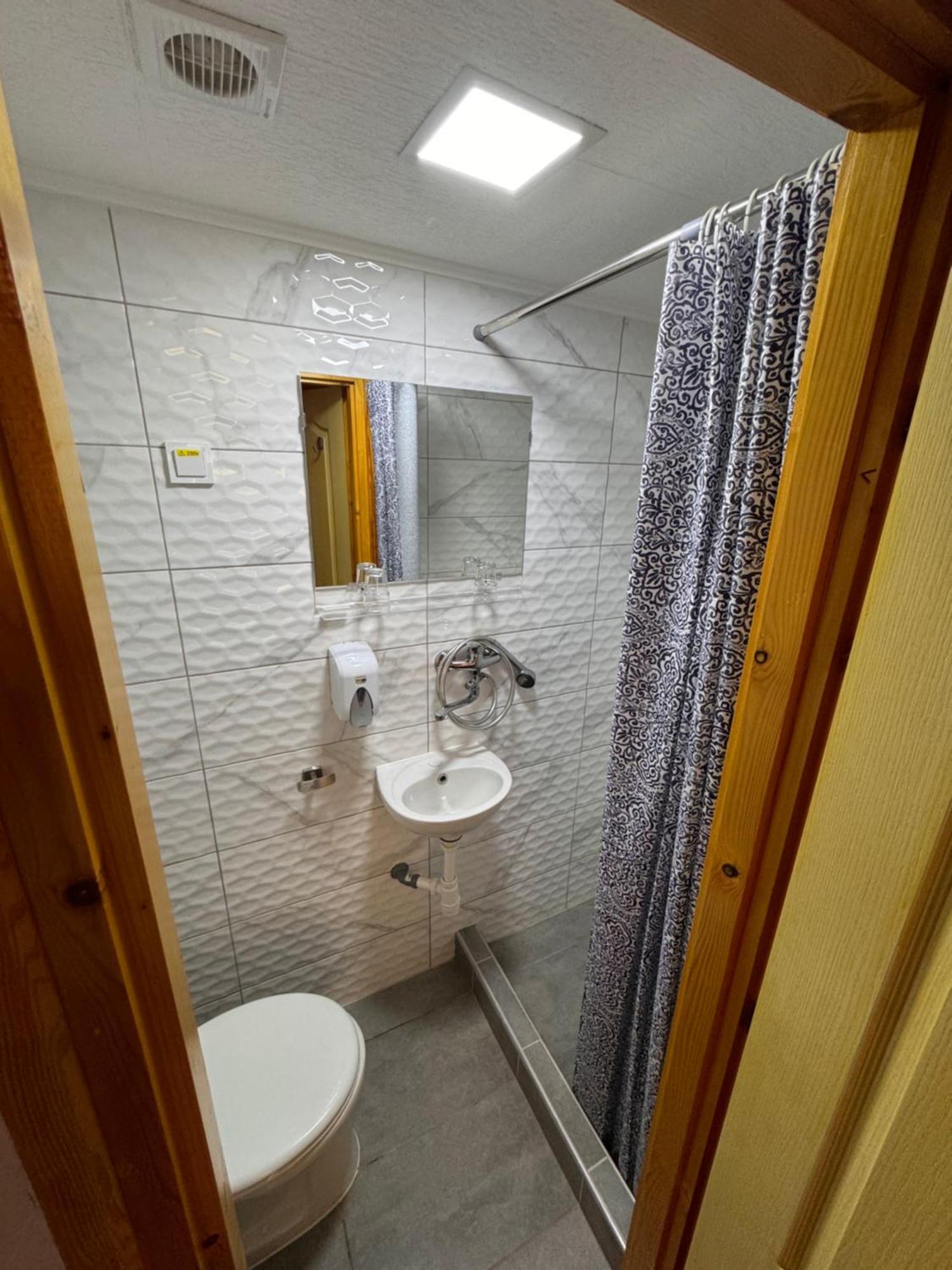 Fuerdo Panzio Bed and Breakfast Karcag Buitenkant foto