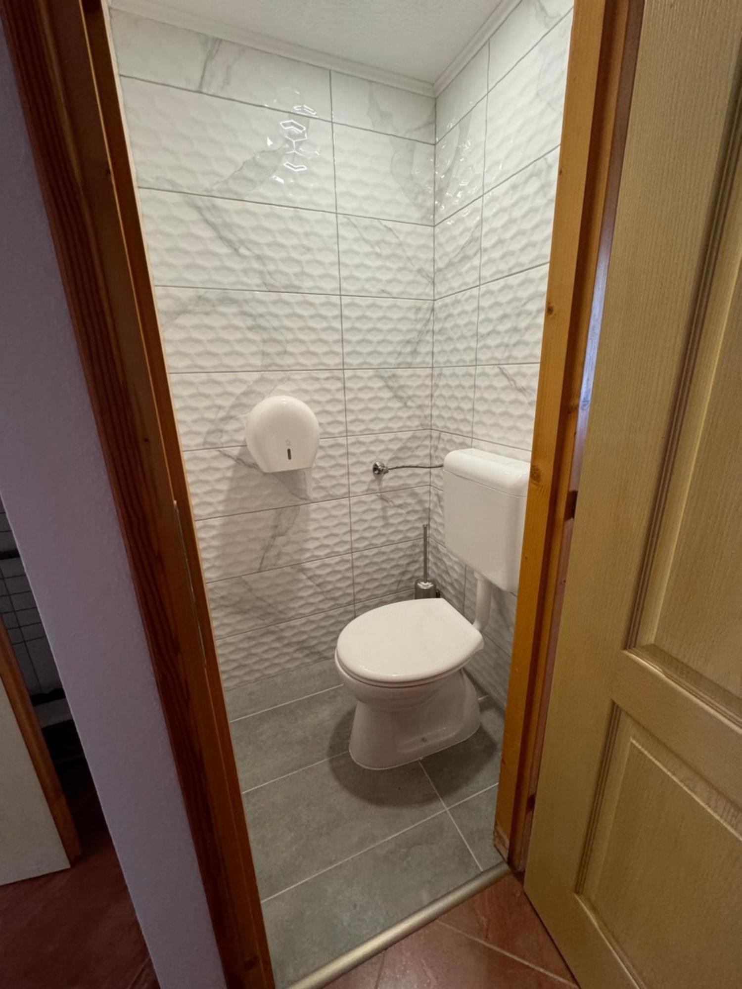 Fuerdo Panzio Bed and Breakfast Karcag Buitenkant foto